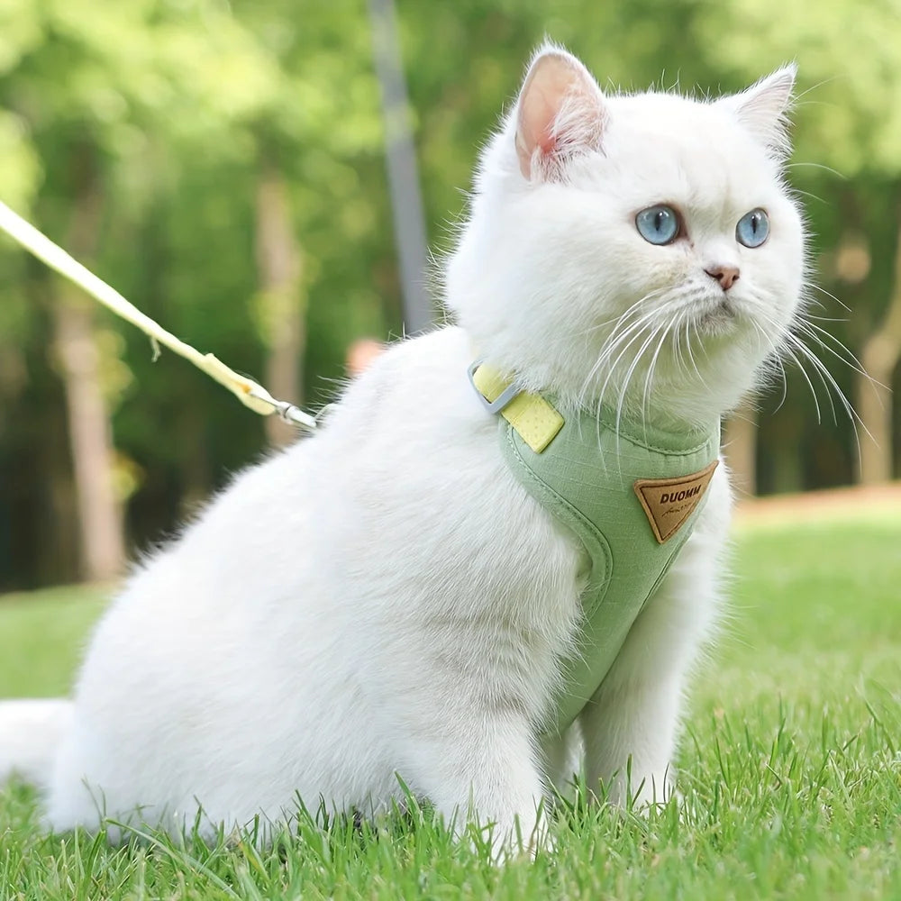 Adjustable Cat Harness and Leash Set: Breathable and Reflective