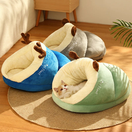 Cozy Winter Cat Bed with Plush Cushion for Small to Medium Cats