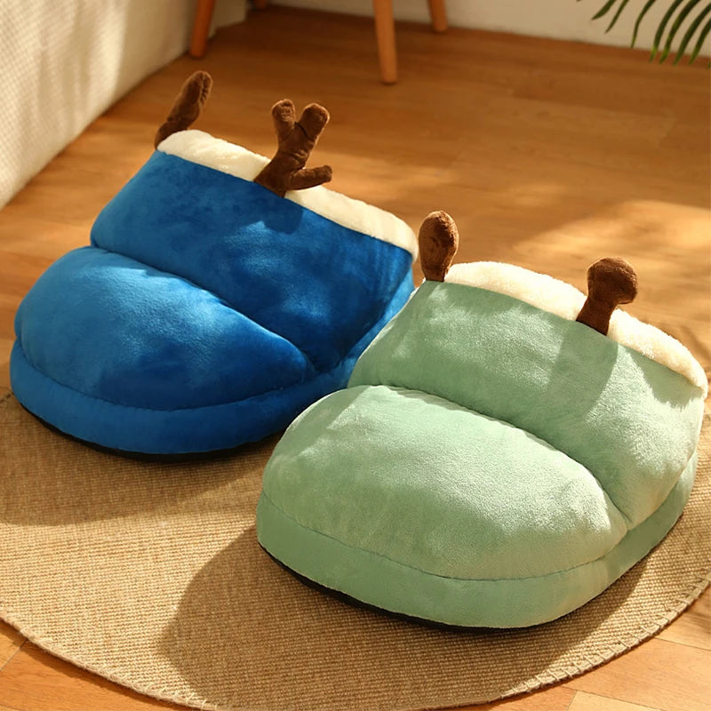 Cozy Winter Cat Bed with Plush Cushion for Small to Medium Cats