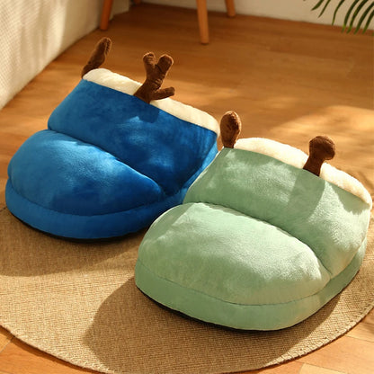 Cozy Winter Cat Bed with Plush Cushion for Small to Medium Cats